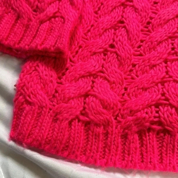 Joe fresh chunky knit sweater. Bright pink medium - Picture 4 of 5